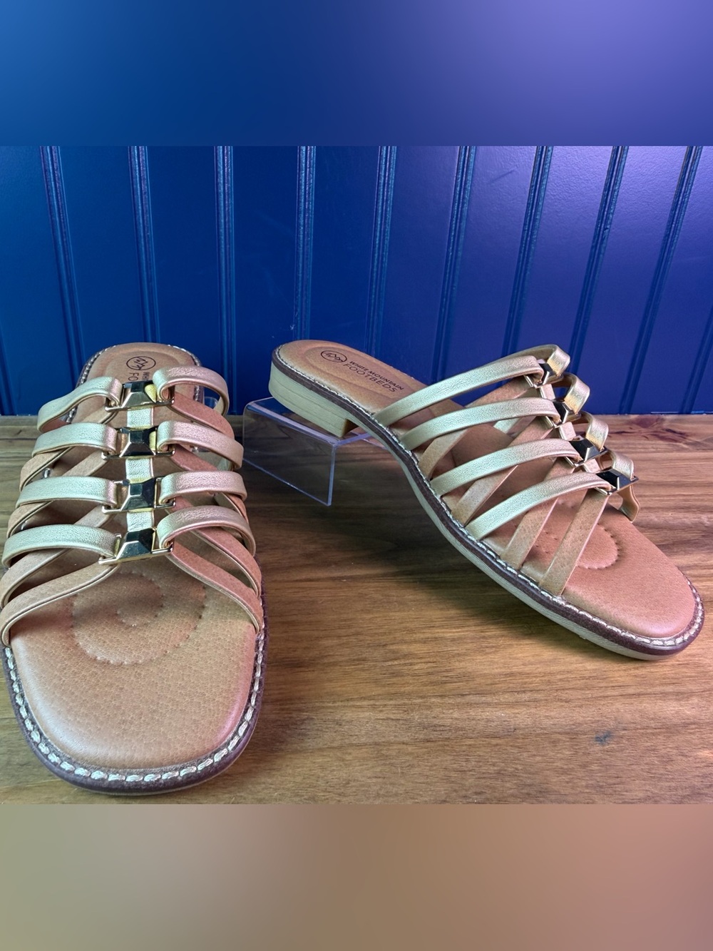 White Mountain Mazy Gold Metallic Strappy Slide Sandals Size 7